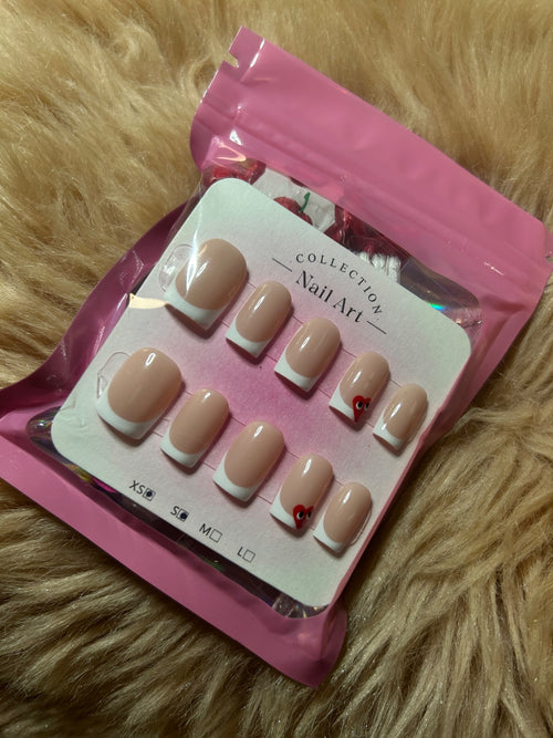 Press On Nails – Nude French Cœurs ❤️🤍